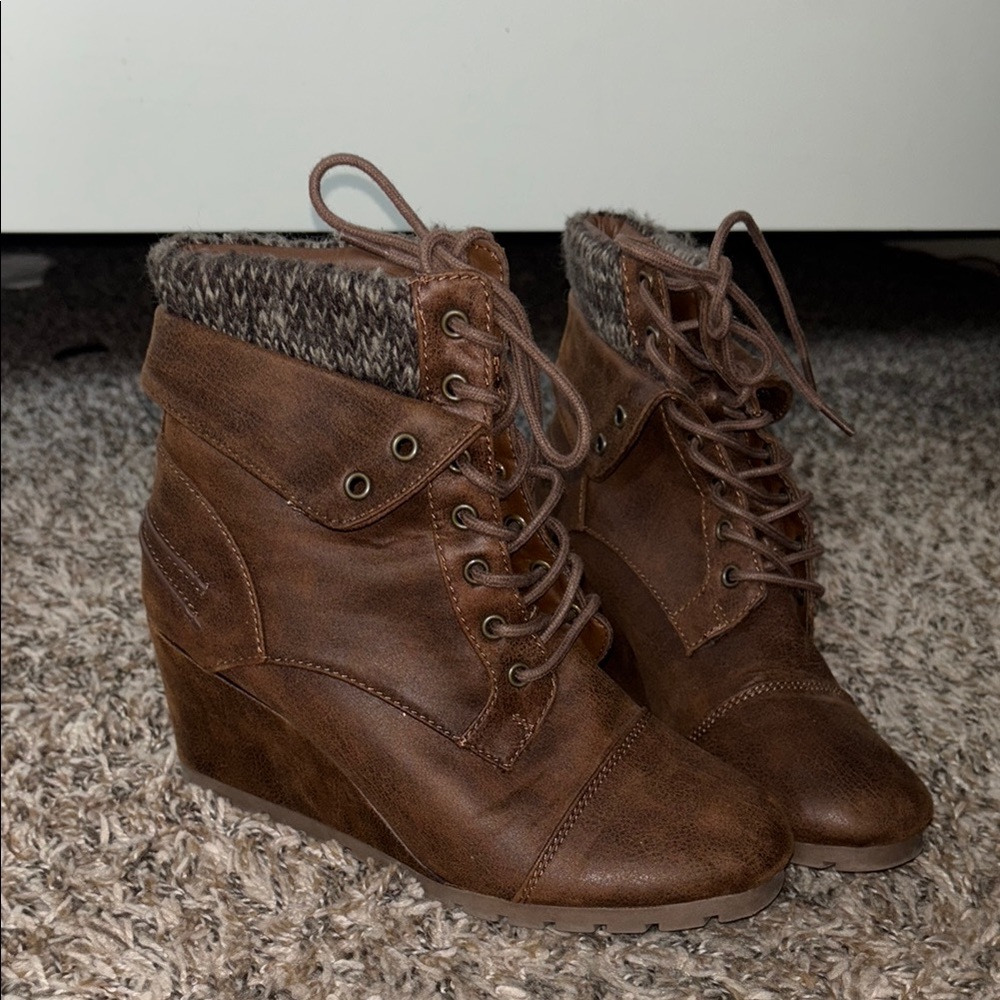Brown Lace-Up Leather Boots with Sturdy Sole